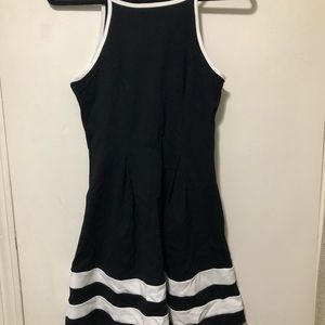 Black and white, sleeveless jersey work dress!